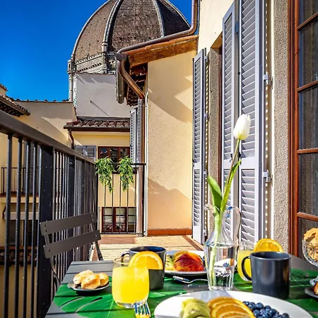 Floor With Duomo View Апартаменты *