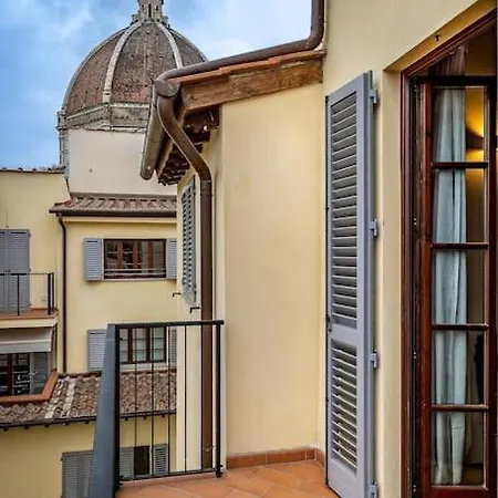 Floor With Duomo View شقة فلورنس