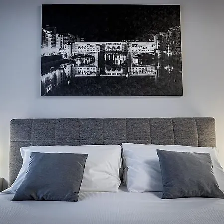 Floor With Duomo View شقة فلورنس
