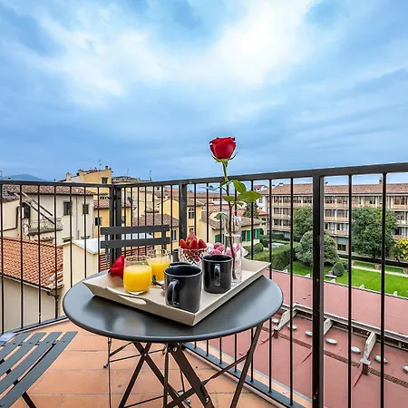 Floor With Duomo View شقة *