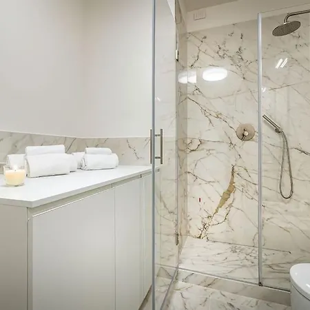 Floor With Duomo View شقة