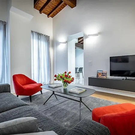 Floor With Duomo View شقة
